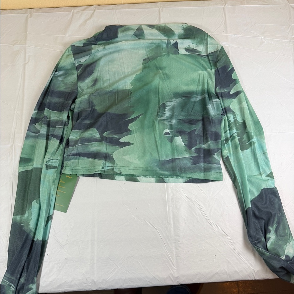 Mido Artistic Green Long Sleeve Tee - Picture 6 of 6